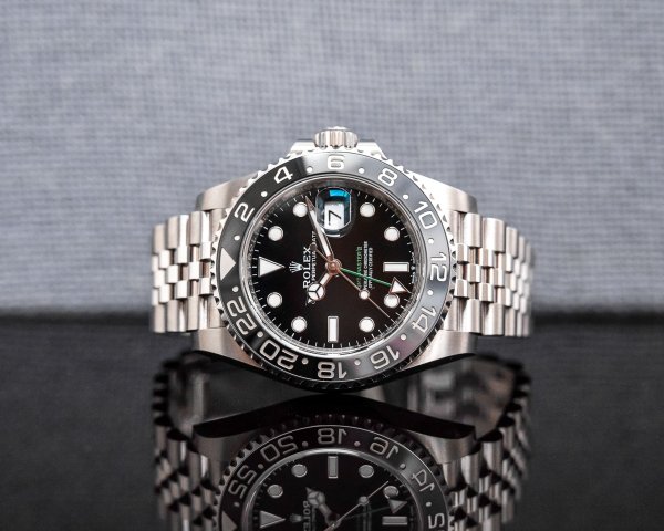 Win This Rolex GMT Master II "Bruce Wayne"!