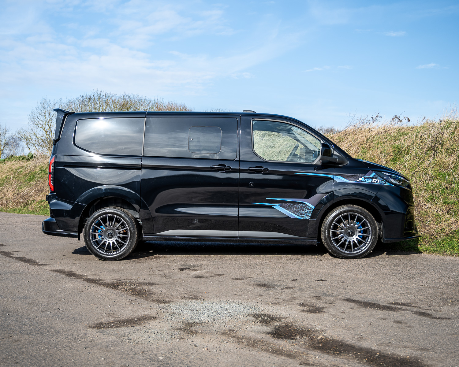 Win This 2024 Ford Transit Custom MS-RT £2,000 Cash! 7days