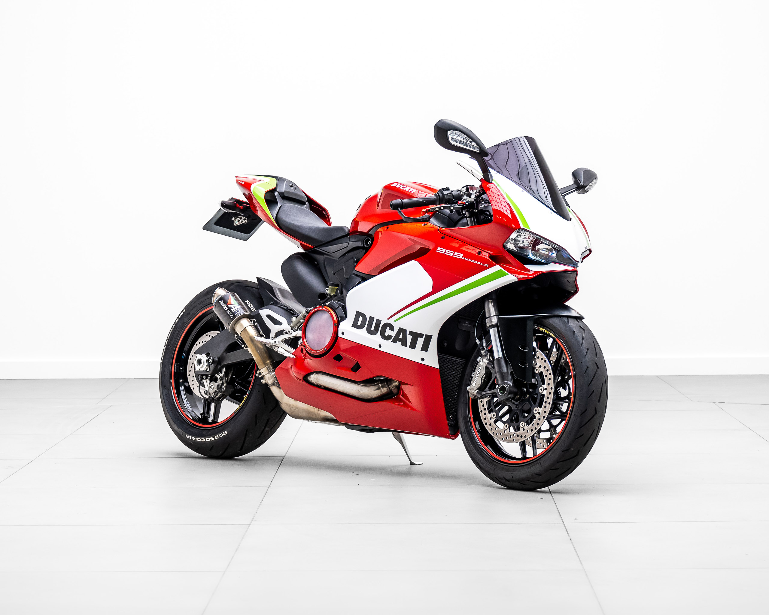 Win This Ducati Panigale 959 £500 Cash! 7days Performance