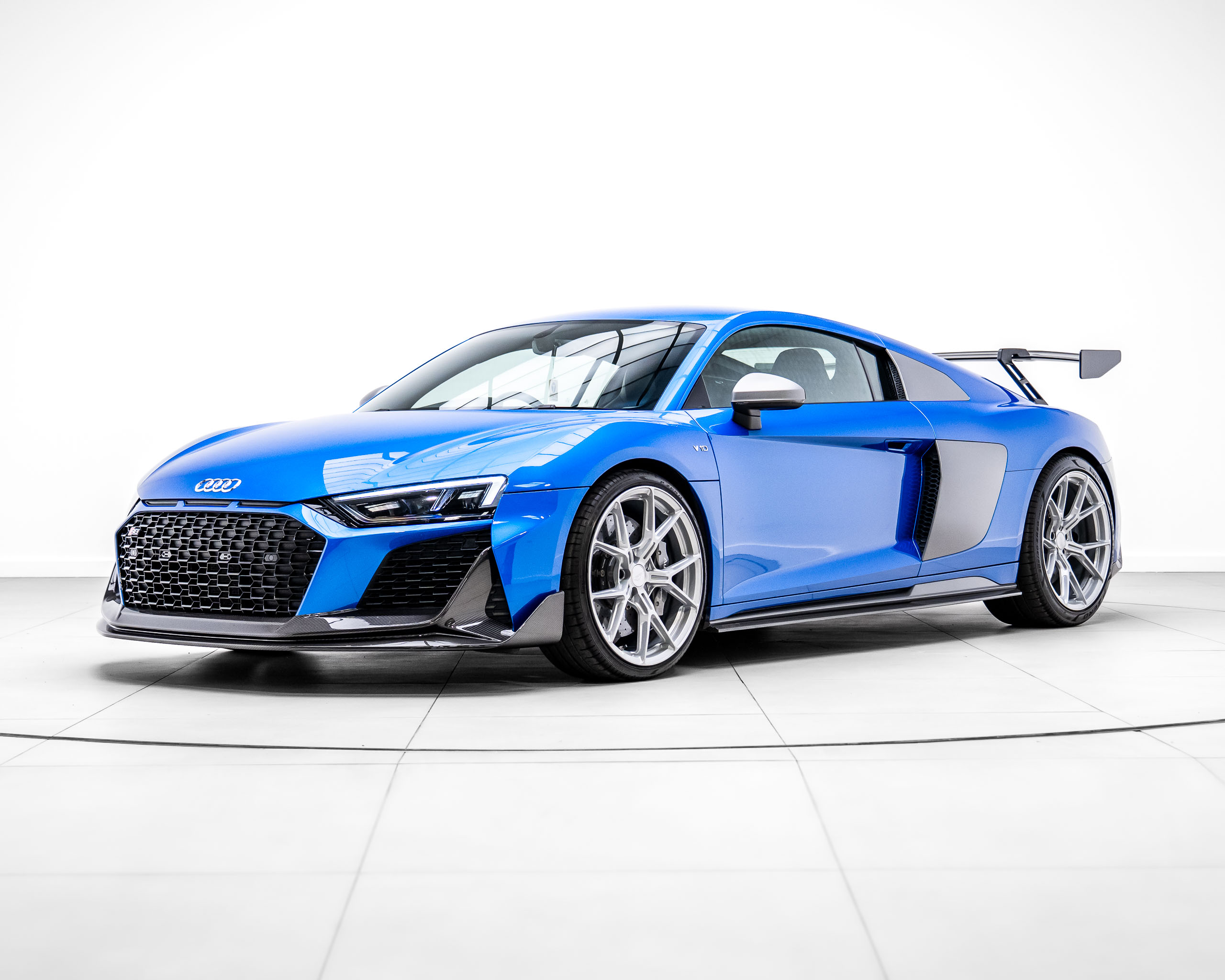 Win This Audi R8 V10 Performance + £5,000 Cash!
