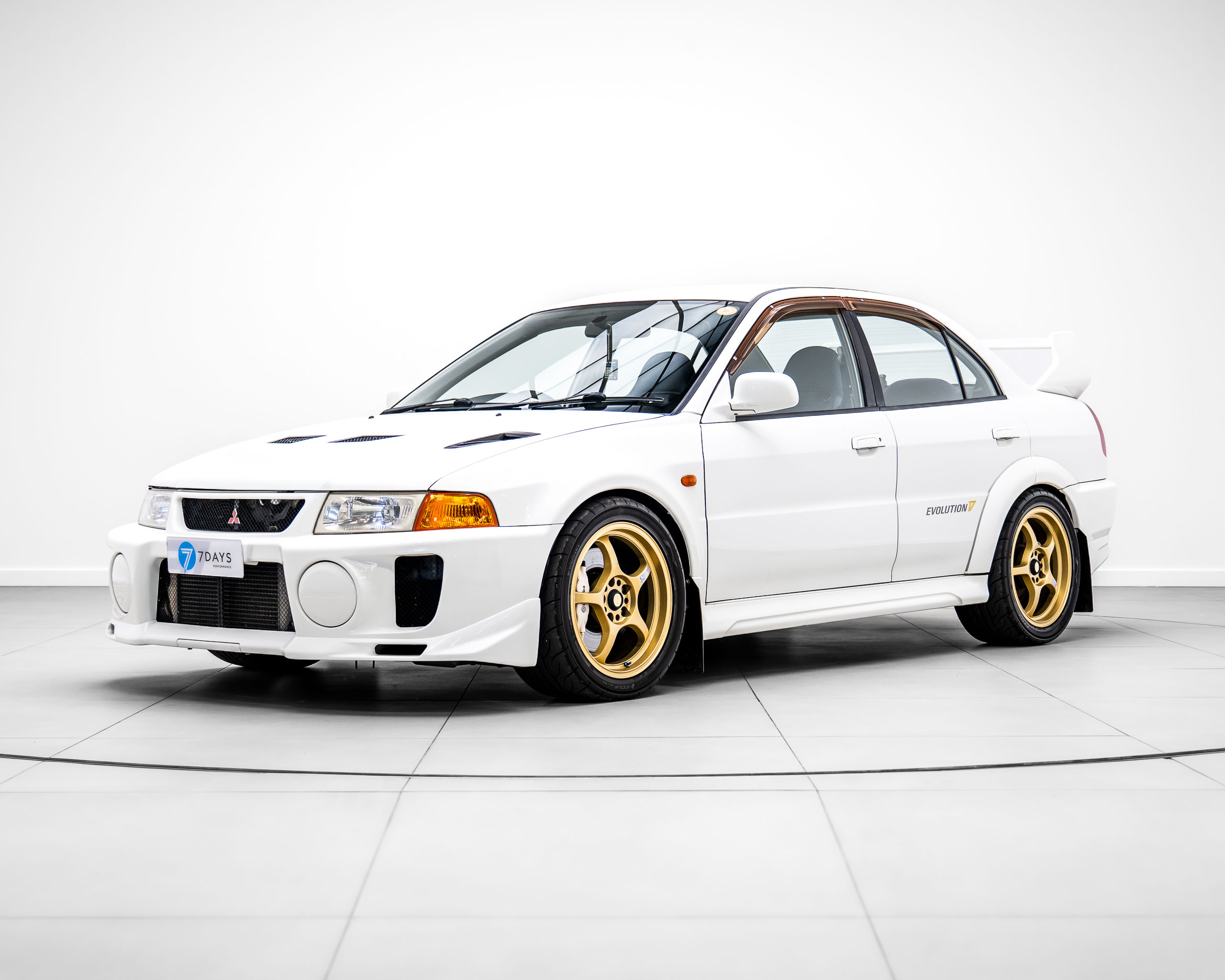 Win This Mitsubishi Lancer Evolution V + £2,000 Cash!