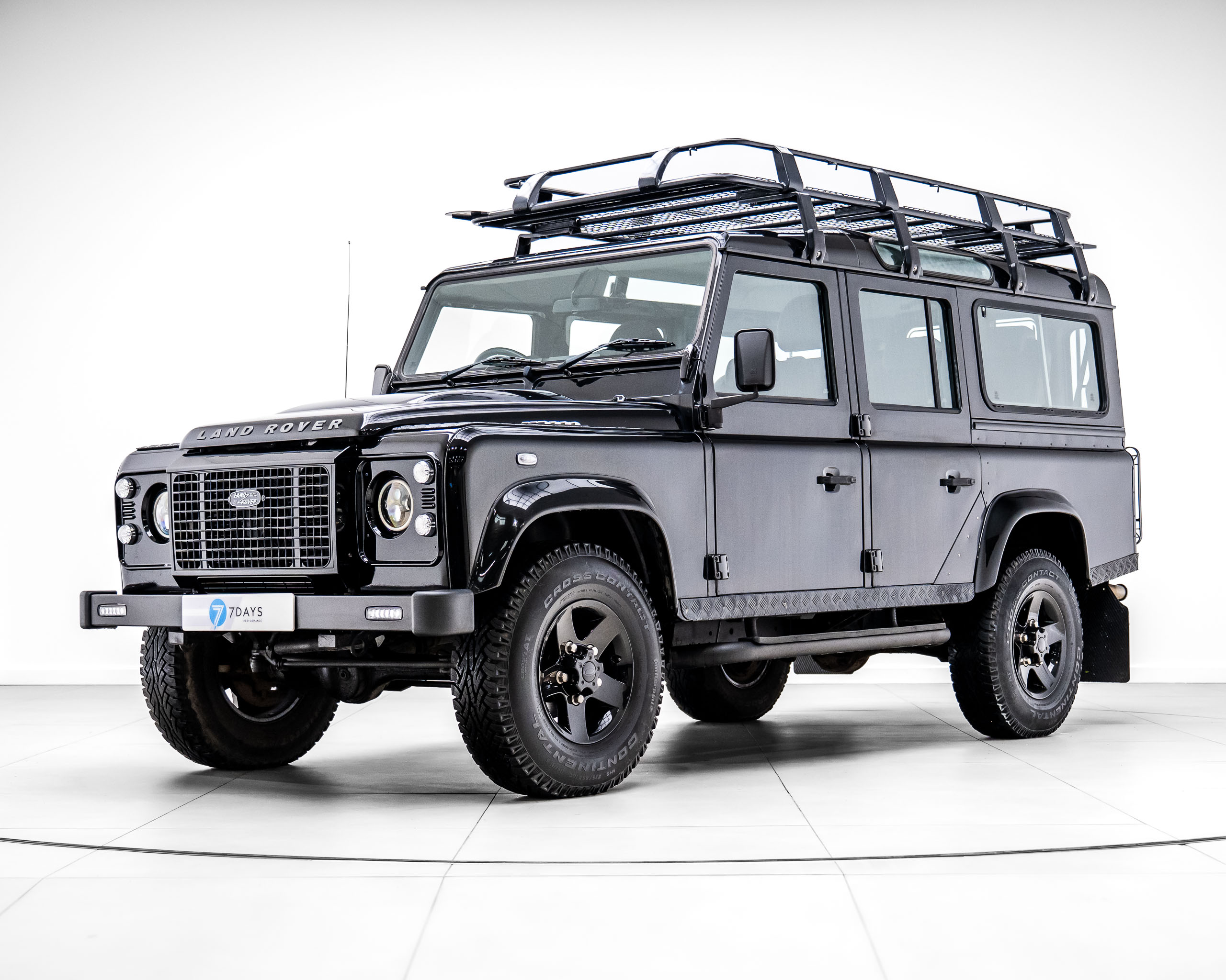Win This Land Rover Defender 110 TD-XS Station Wagon + £2,000 Cash!